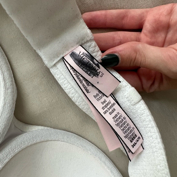 Victorias Secret Strapless Bra - Picture 3 of 3